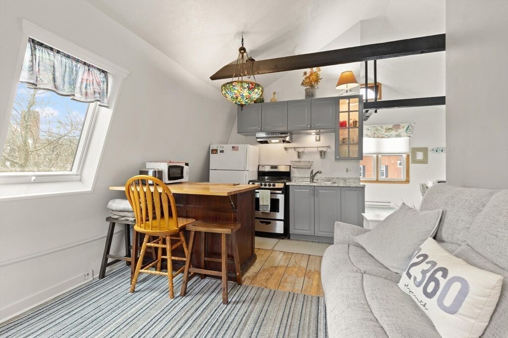 Property Photo: 8-R North Street 5C MA 02360