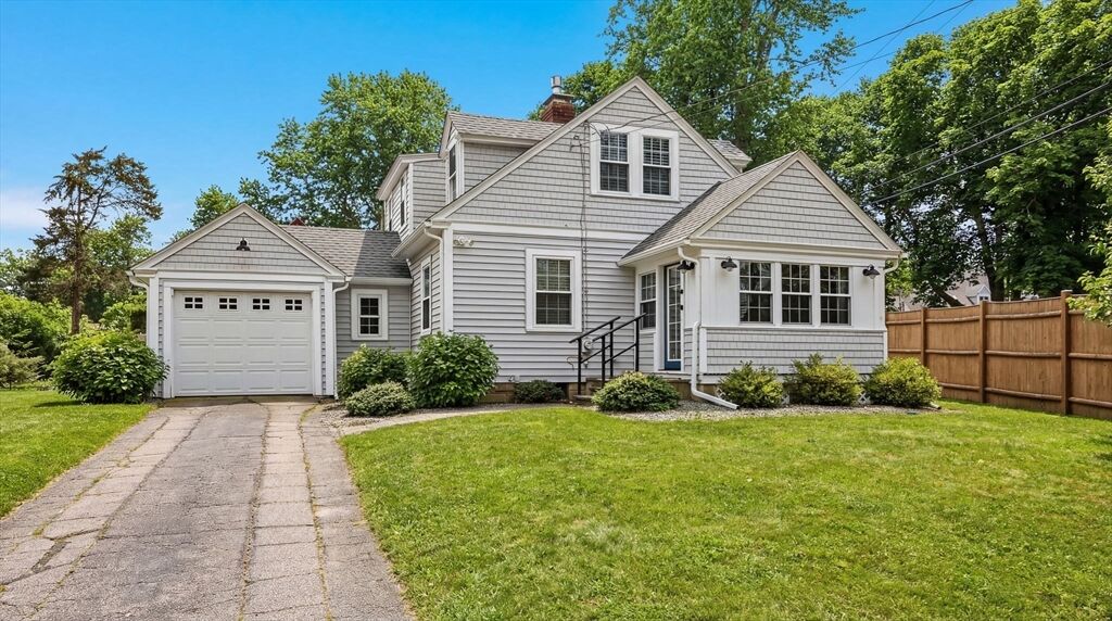 Property Photo: 182 Woods Hole Rd MA 02540