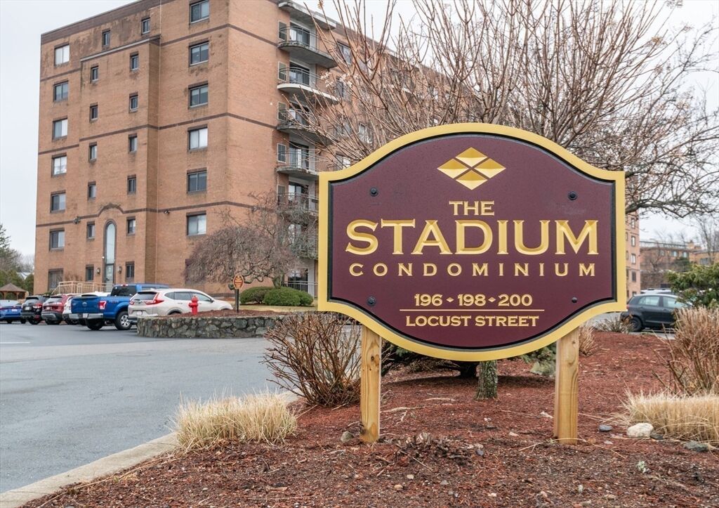Property Photo:  200 Locust St 106  MA 01904 