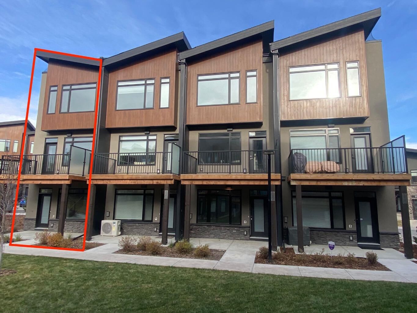 Property Photo:  81 Royal Elm Green NW  AB T3G 0G8 