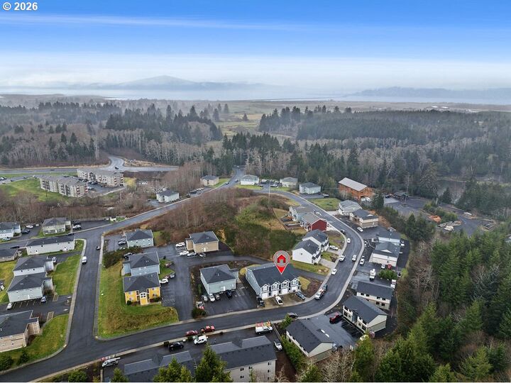 Property Photo:  1524 SE Honeysuckle Loop  OR 97146 