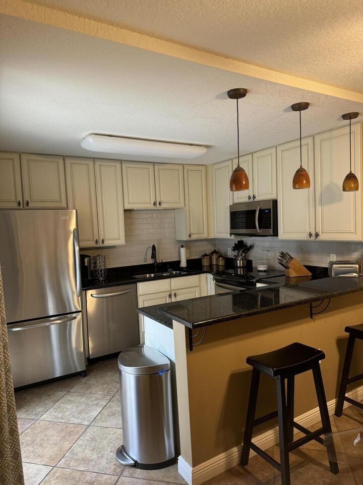 Property Photo:  2210 22nd Lane  FL 33418 