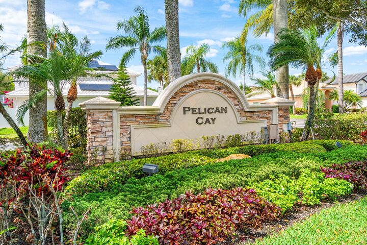 Property Photo:  10889 Tamoron Lane  FL 33498 
