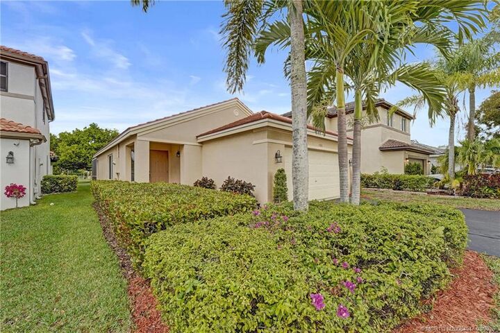 Property Photo:  4365 Pine Ridge Court  FL 33331 