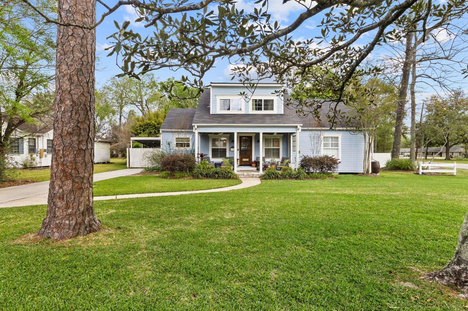 Property Photo:  1720 East Drive  TX 77706 