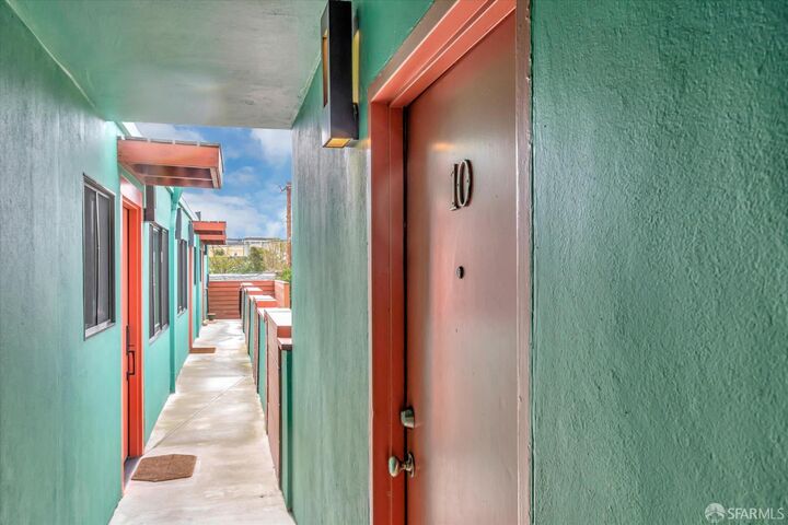 Property Photo:  226 27th Street 10  CA 94114 