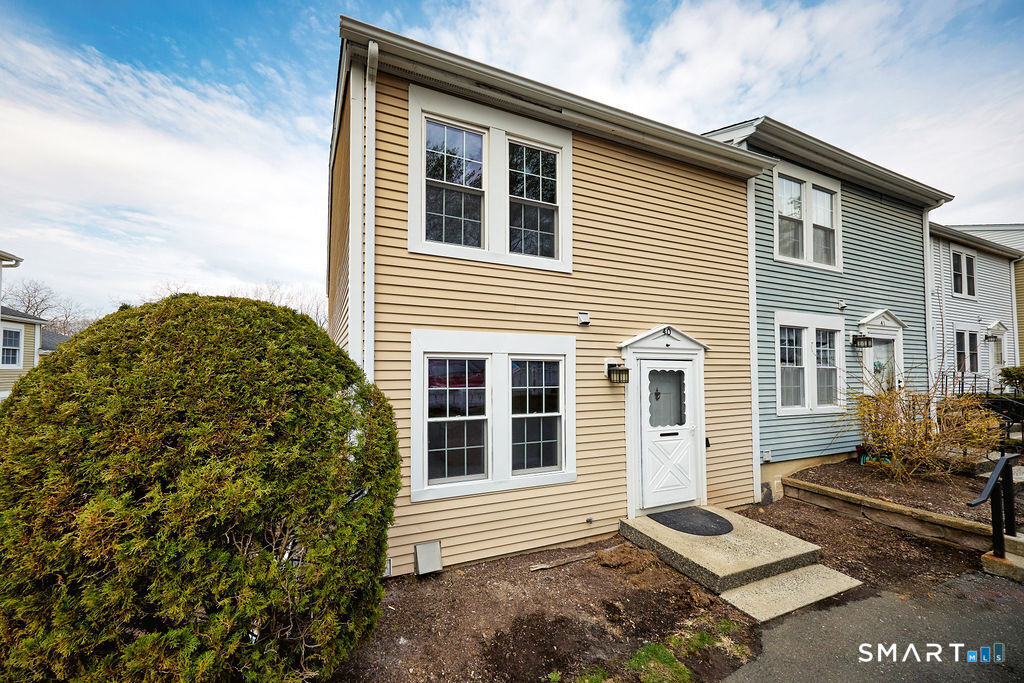 Property Photo:  97-99 Park Avenue 40  CT 06810 