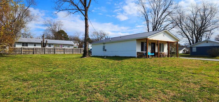 Property Photo:  604 Marvin Avenue  MO 65608 