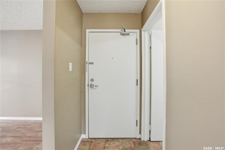 Property Photo:  4040 8th Street E 208B  SK S7H 5L4 