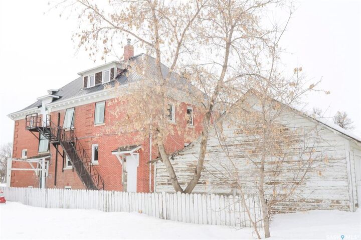Property Photo: 27 Dunlop Street E SK S3N 0B1