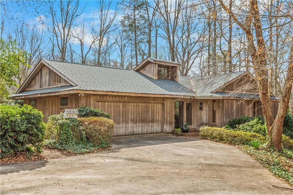 Property Photo:  1007 Wickliff Avenue  NC 27262 