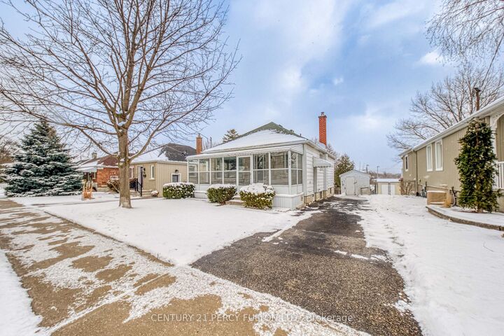 Property Photo:  707 Athol Street  ON L1N 4A1 