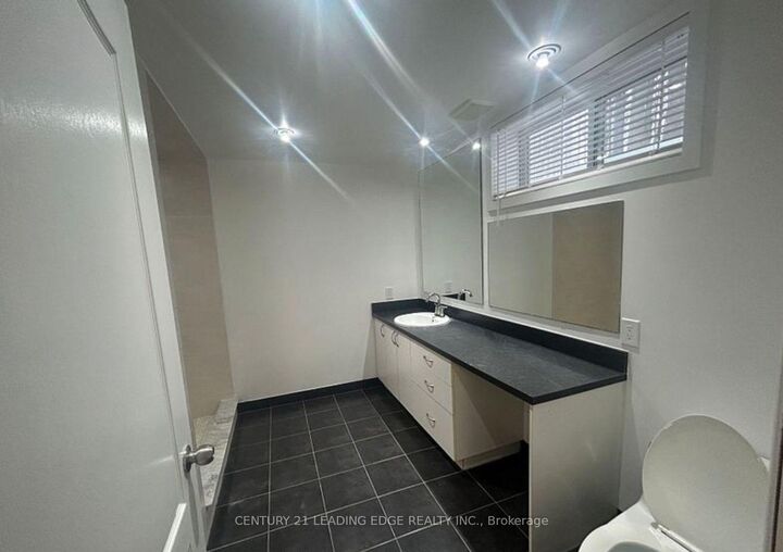 Property Photo:  18 Loggers Trail 1A  ON L4A 2L6 