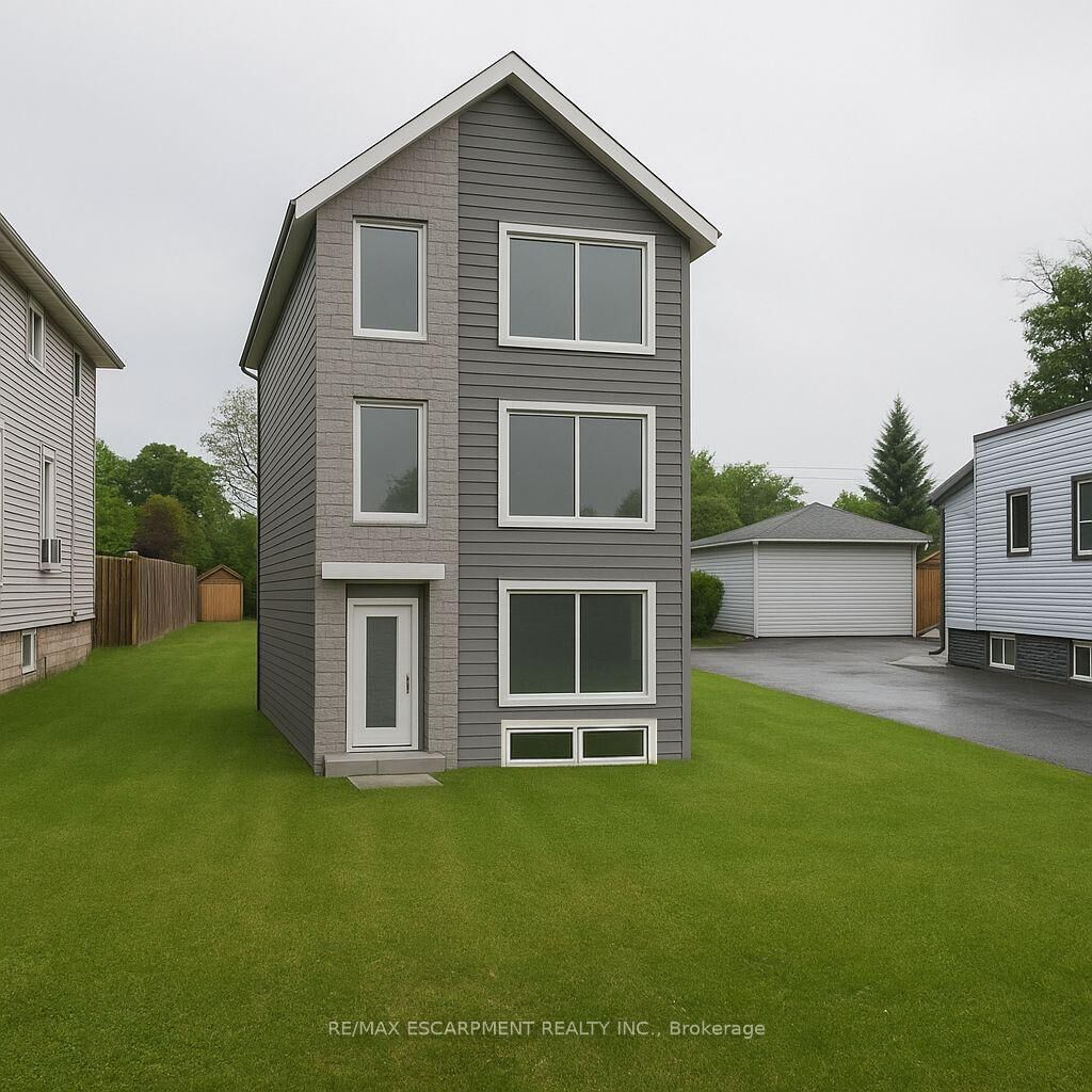 Property Photo:  258 Hellems Avenue  ON L3B 3B7 
