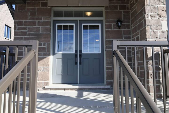 Property Photo: 6 Fisher Road ON K9V 0P9