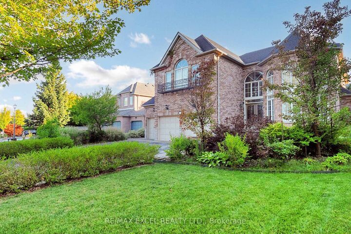 Property Photo: 5368 Vail Court ON L5M 6G9