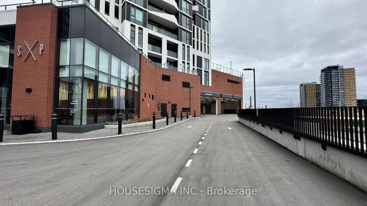 Property Photo:  25 Wellington Street S 806  ON N2G 0G5 