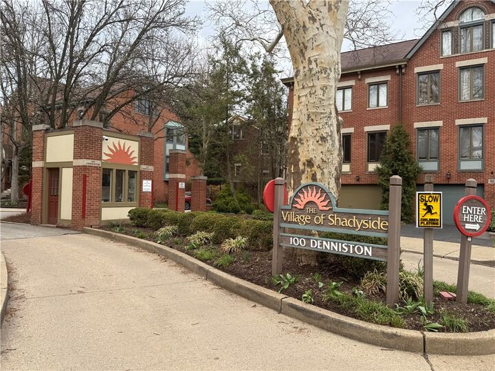 Property Photo: 100 Denniston St 422 PA 15206