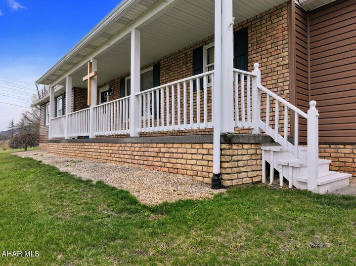 Property Photo:  507 Woodbury Pike  PA 16650 