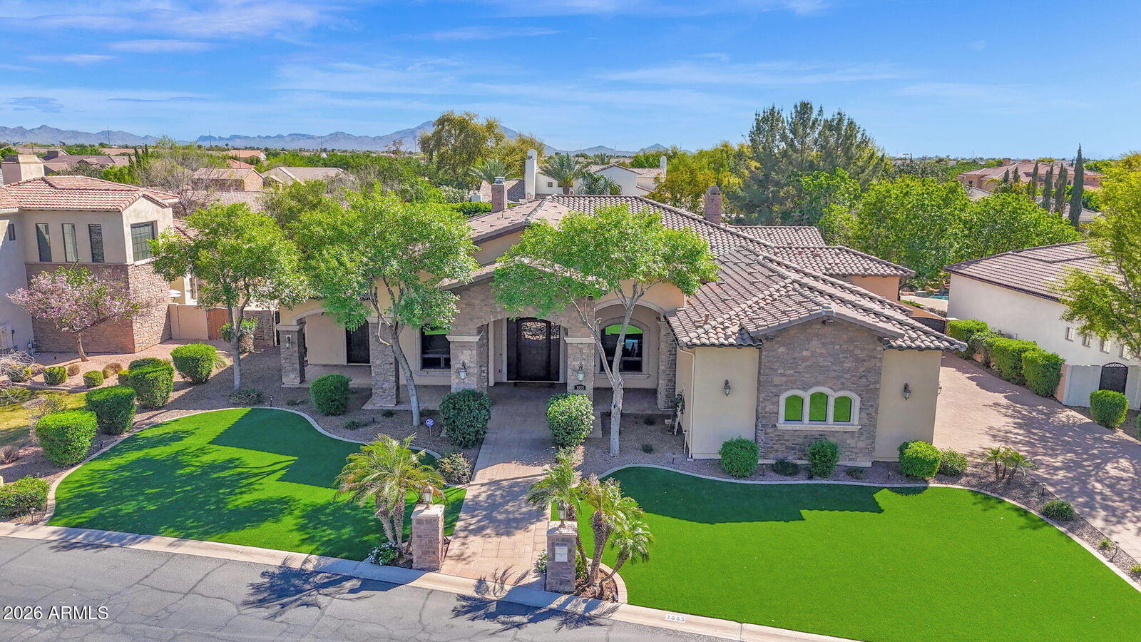 Property Photo:  3055 E Waterman Way  AZ 85297 