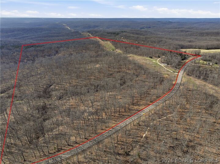 Property Photo:  27090 T Highway  MO 65078 