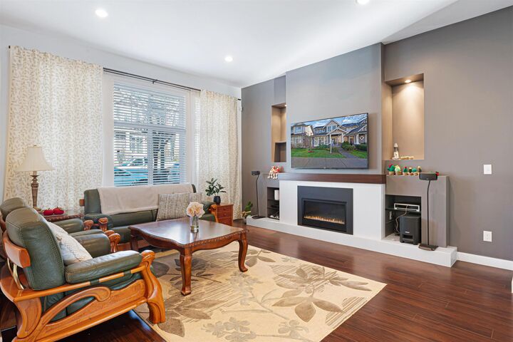 Property Photo: 3376 Watkins Avenue BC V3E 0H5