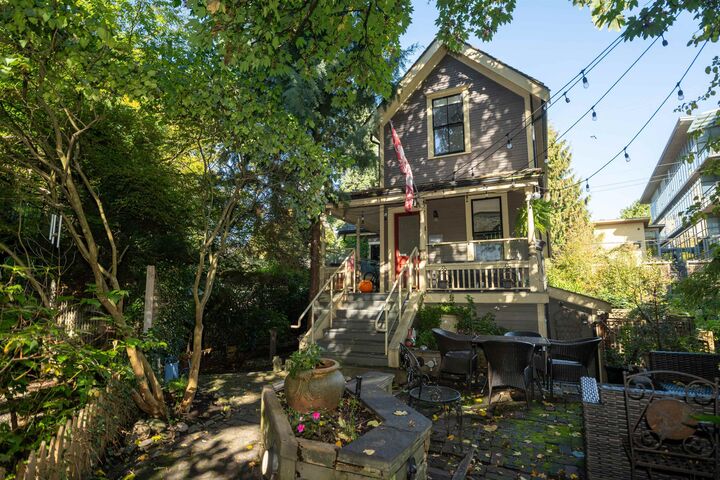Photo de la propriété: 1117 Pendrell Street BC V6E 1L3