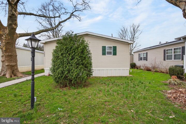 Property Photo:  723 Sherry Lane  PA 17601 