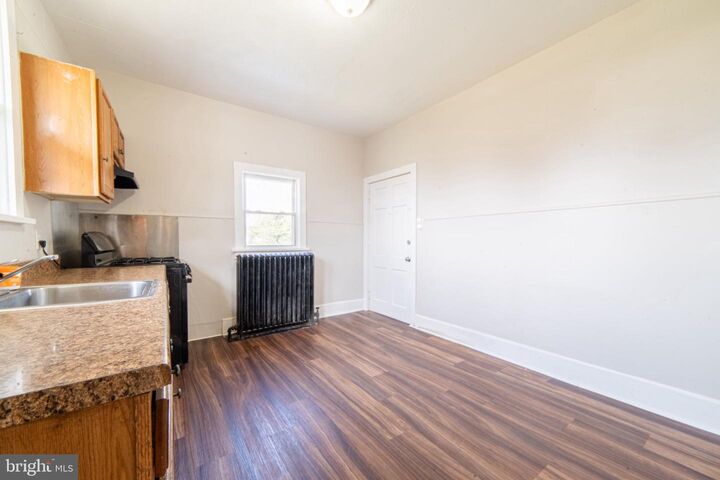 Property Photo:  426 W Peach Street 2  NJ 08360 