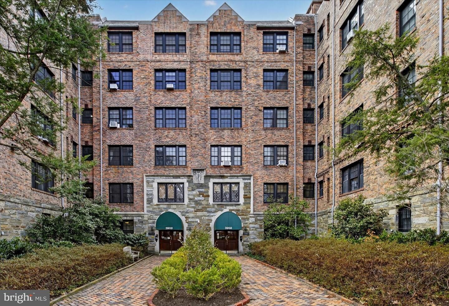 Property Photo:  3900 Connecticut Avenue NW 102G  DC 20008 