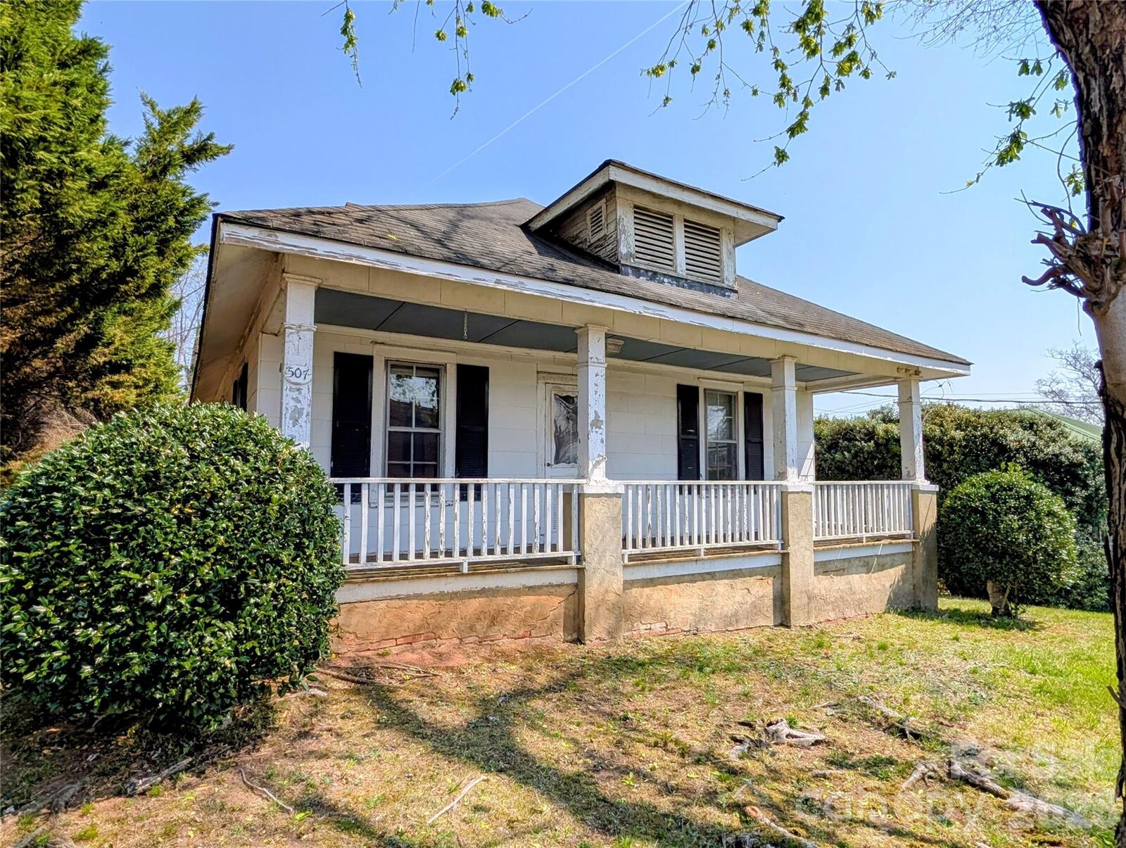 Property Photo:  507 S College Street  NC 28655 
