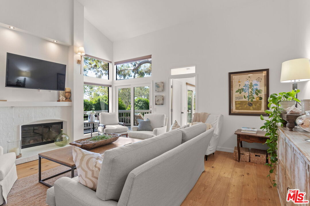 Property Photo:  11 Rocky Knl  CA 92612 