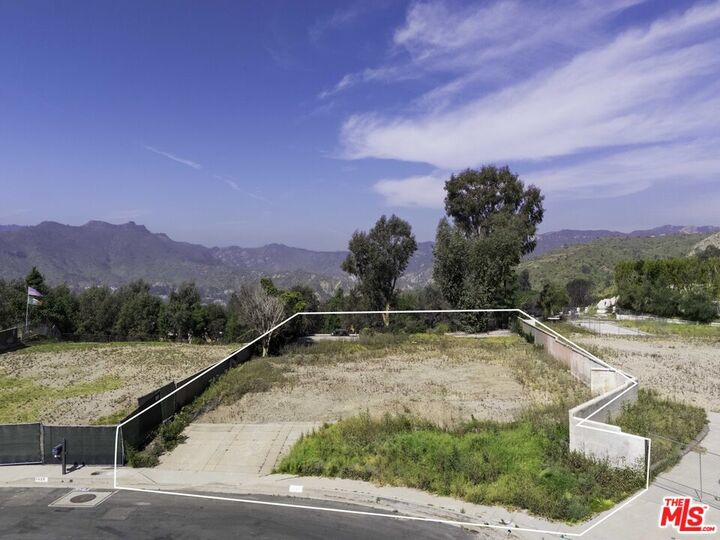 Property Photo: 1433 El Bosque Ct CA 90272