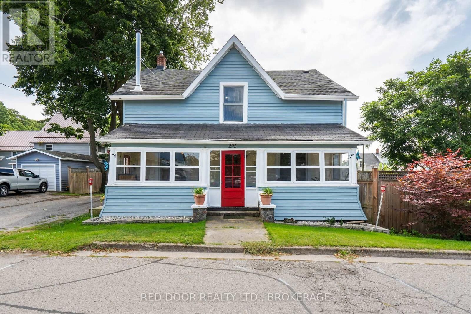MLS#X12920450: 292 Hetty Street West, Central Elgin (Port Stanley), ON ...