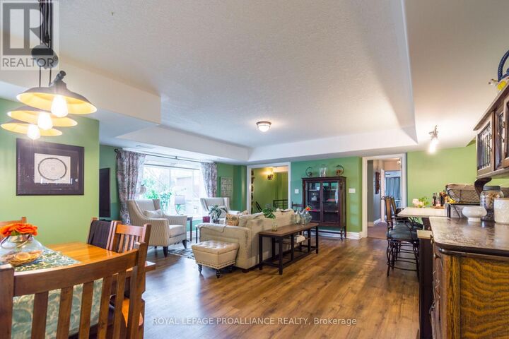 Property Photo:  145 Farley Avenue 103  ON K8N 4L1 