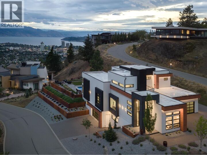 Property Photo: 722 Highpointe Place BC V1V 2Y3