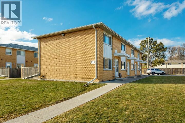 Property Photo: 816 Wellington Street 20 ON N7T 1J5