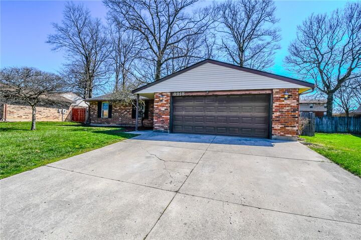 Property Photo:  8918 Autumngate Lane  OH 45424 