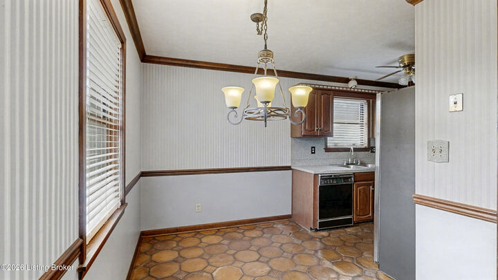 Property Photo:  7616 Nottoway Cir  KY 40214 