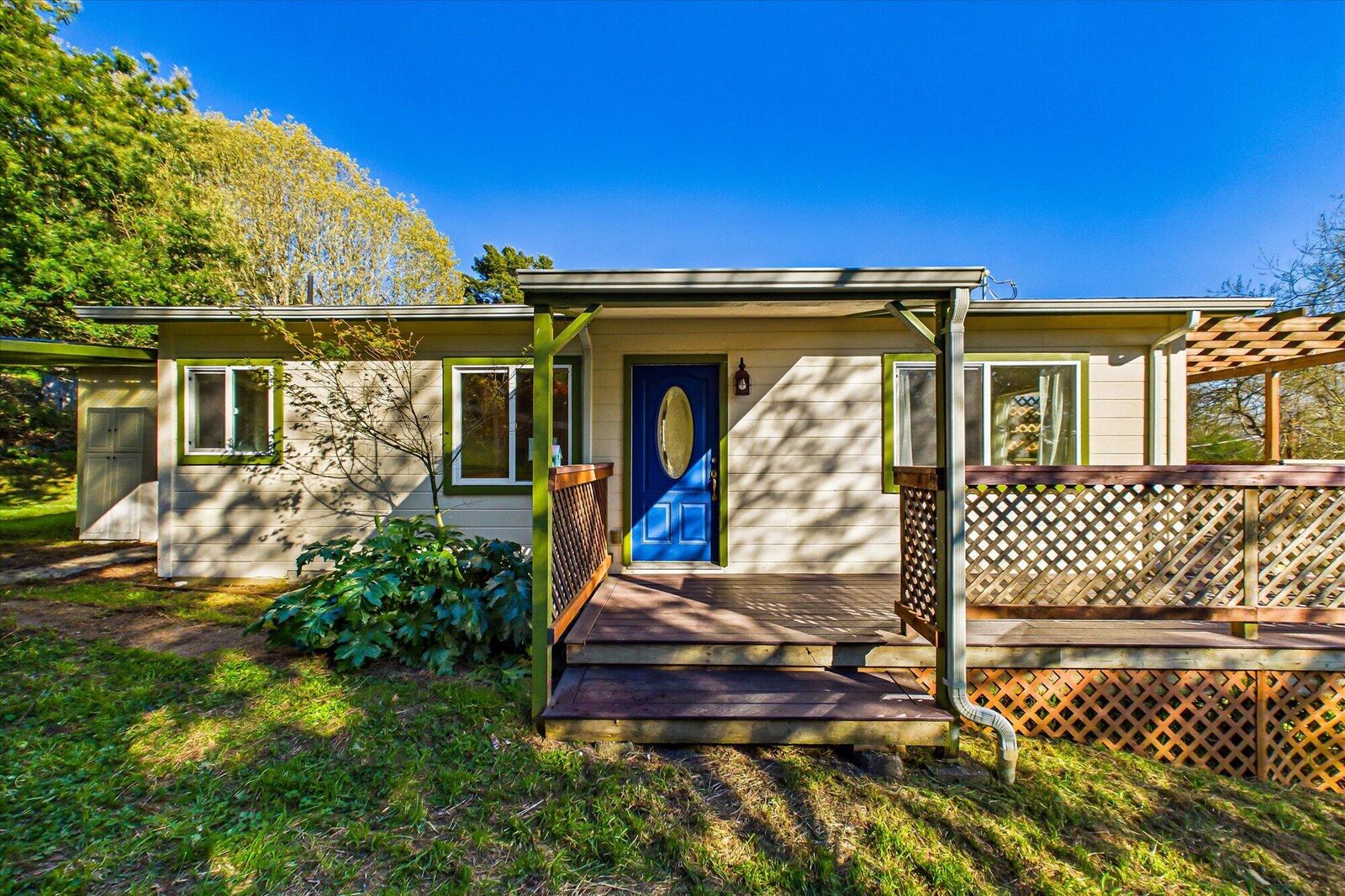 Property Photo:  887 Fernbridge Drive  CA 95540 