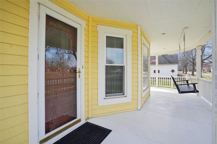 Property Photo:  260 NE Maple Avenue  IA 50072 