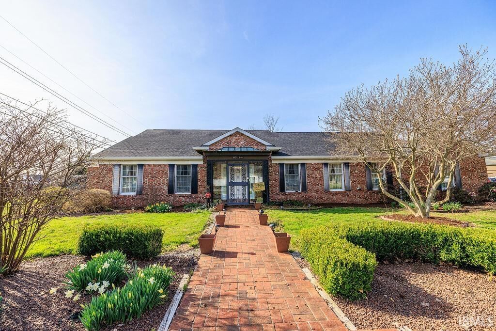 Property Photo:  310 Garden Park Place  IN 47460 