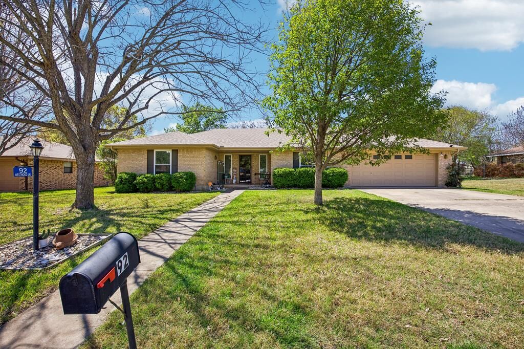 Property Photo:  92 Westwood Lane  TX 78028 