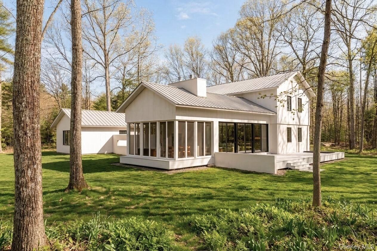 Property Photo:  131 Oakley Road  NY 12404 