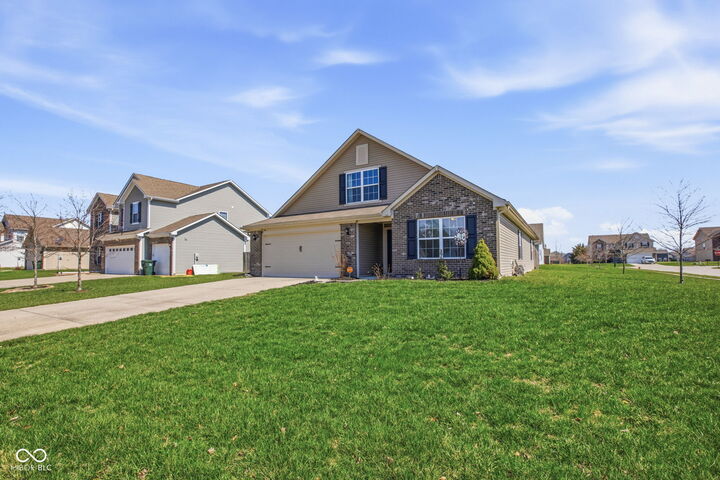 Property Photo: 511 Flint Boulevard IN 46040