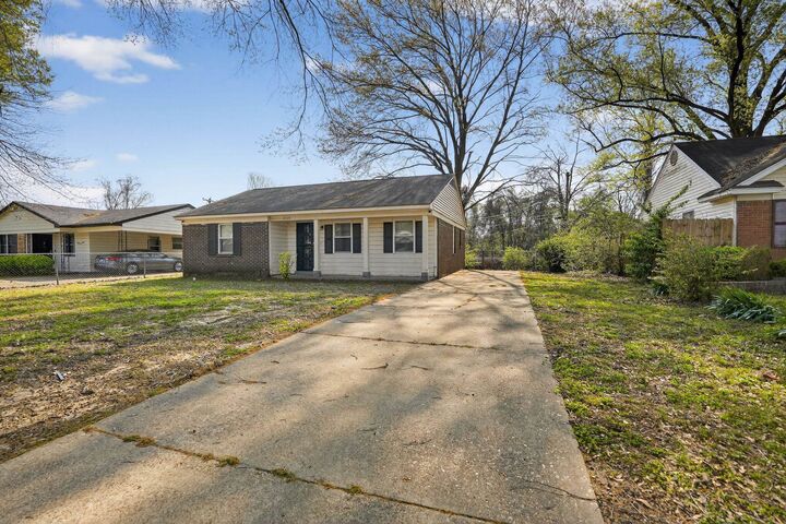 Property Photo:  4118 Westmont Rd  TN 38109 