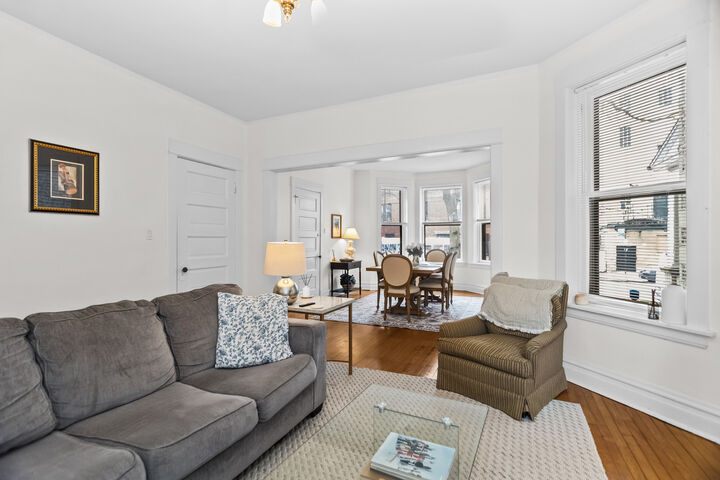 Property Photo:  3732 N Racine Avenue  IL 60613 