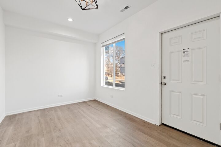 Property Photo:  40 W Main Street  IL 60411 