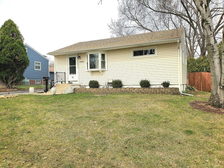 Property Photo: 2500 Dakota Road IL 60087