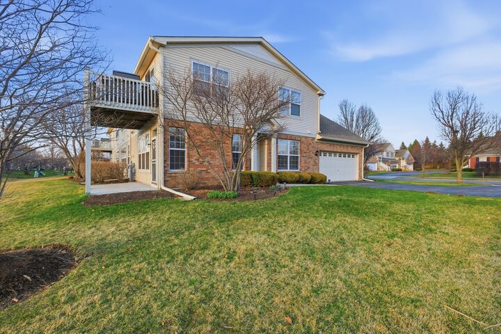 Property Photo: 1586 Millbrook Drive IL 60102